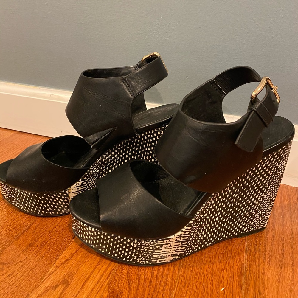 Woman’s wedge sandals